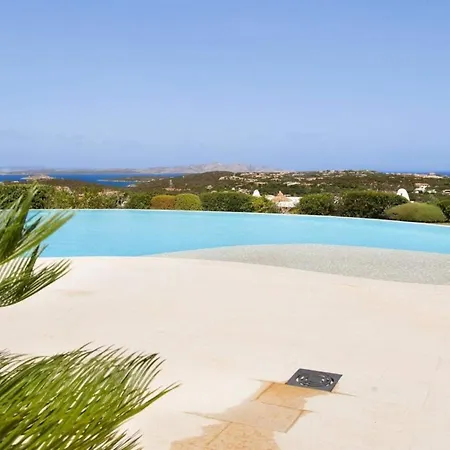 In With 7 Bedrooms Hébergement de vacances Porto Cervo